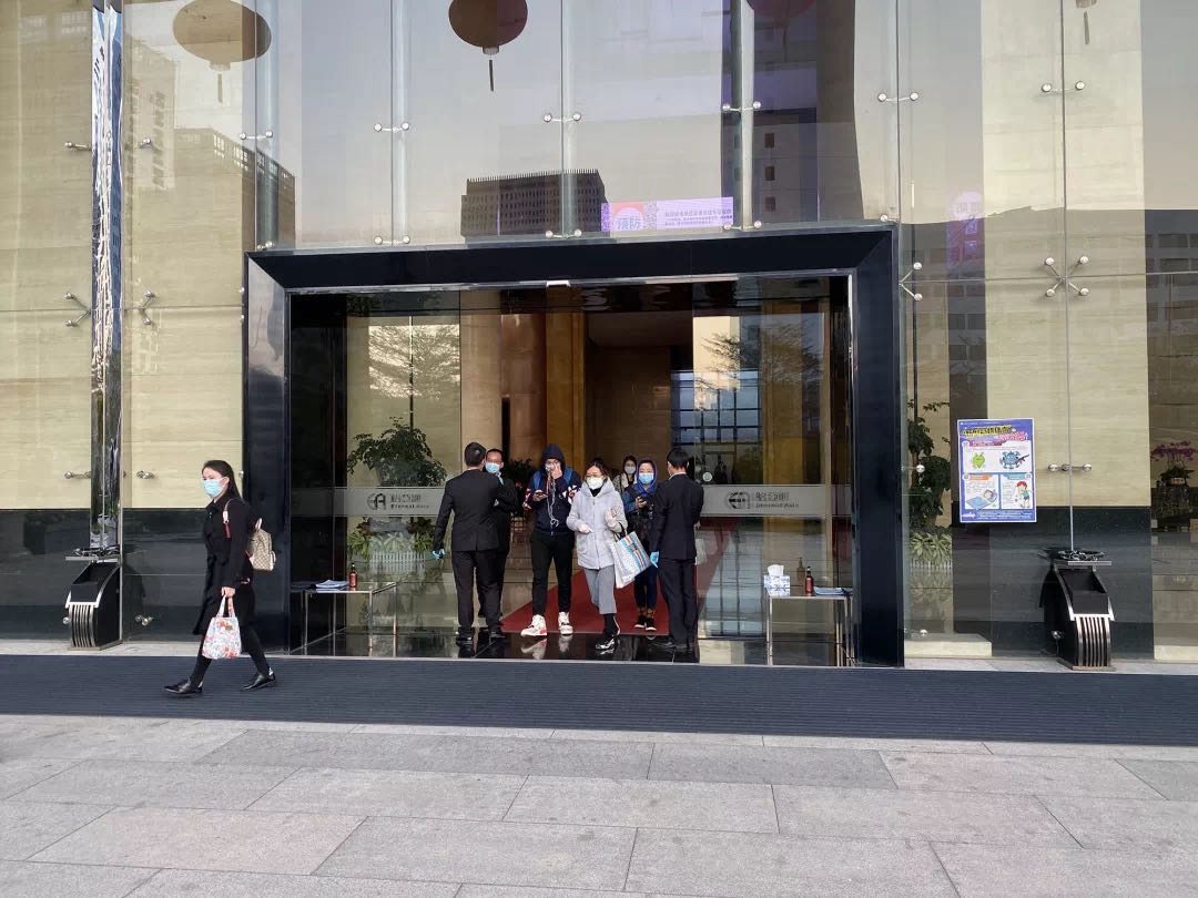 jinnianhui今年会上下齐心战“疫”情，党旗飘扬在一线